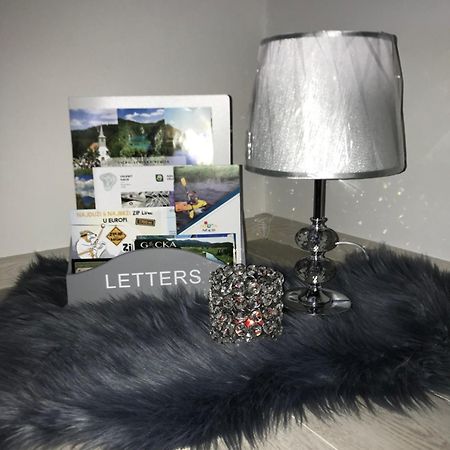 Apartman Kristina - Self Check In & Check Out Otočac المظهر الخارجي الصورة