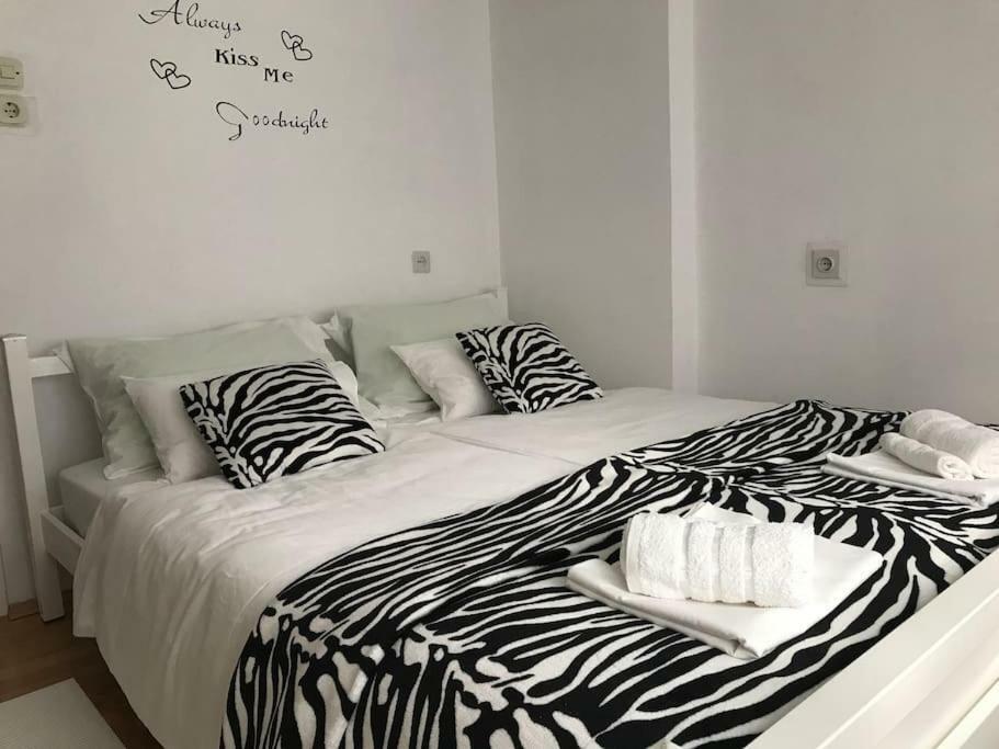 Apartman Kristina - Self Check In & Check Out Otočac المظهر الخارجي الصورة