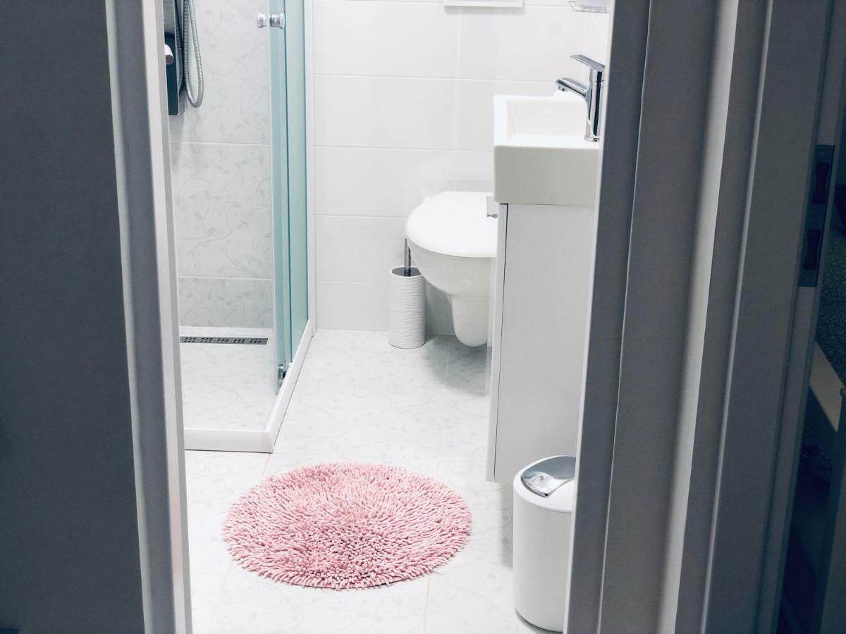 Apartman Kristina - Self Check In & Check Out Otočac المظهر الخارجي الصورة